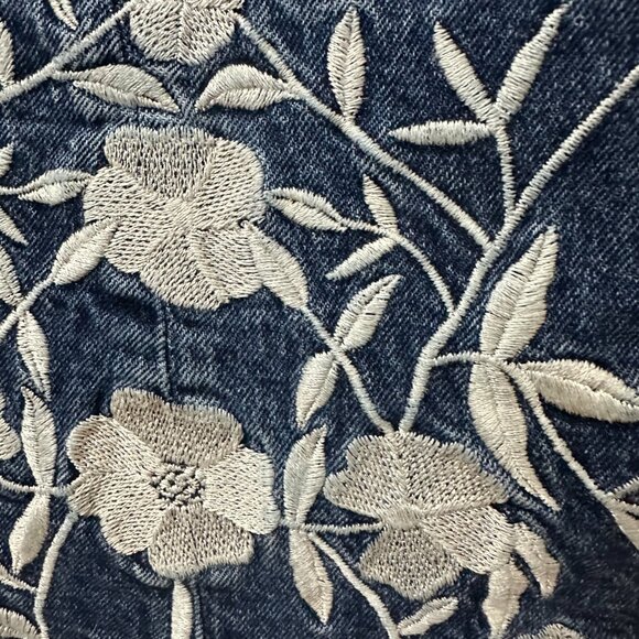 Pilcro and the Letterpress Embroidered Crop Flare Jeans Size 27 - Picture 10 of 13